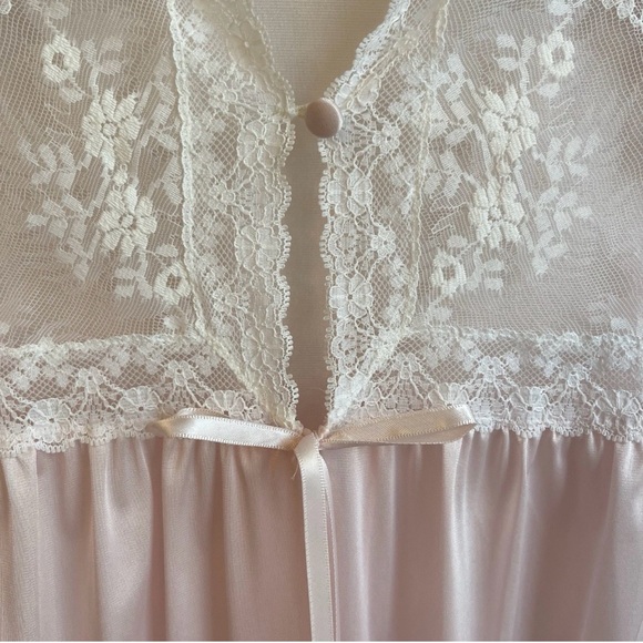 Vintage 1970s NWT  Vanity Fair Peignoir Long Ravissant Pink Lace Nylon Medium - Picture 5 of 11